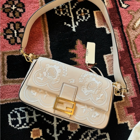 RARE Fendi Baguette - White Leather Embroidery - Picture 8 of 8
